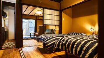 Family Apartment, 2 Bedrooms, Non Smoking (9 People) | Individually decorated, desk, laptop workspace, blackout drapes