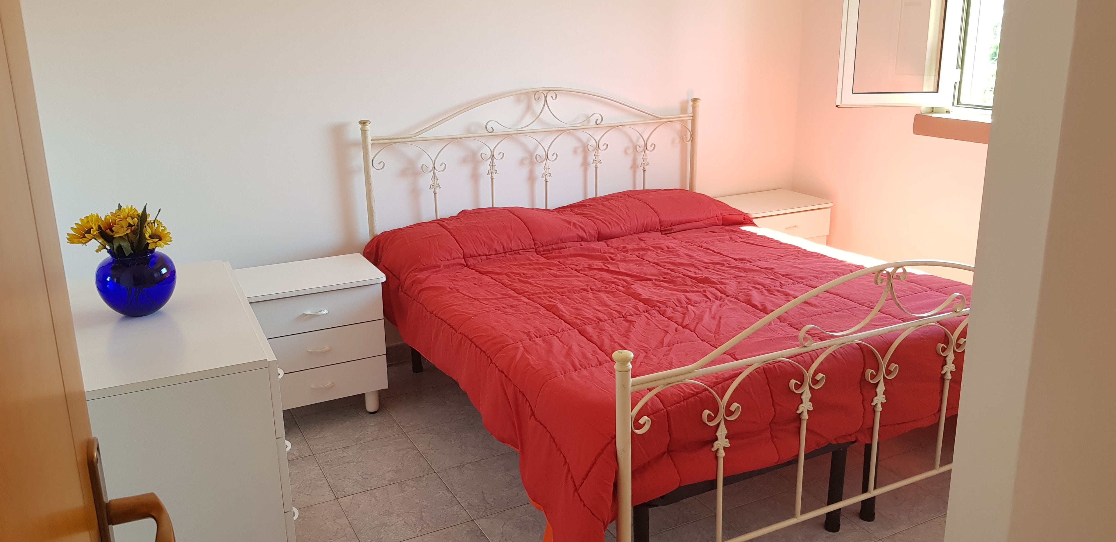 2 bedrooms, bed sheets