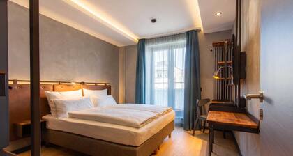 Suite - Unsöld's Factory Hotel