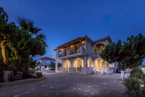 Villa livadi family and  groups place