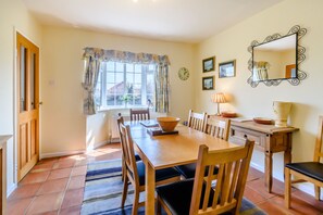 コテージ | 専用キッチン | 冷蔵庫、食器洗い機、調理器具と食器