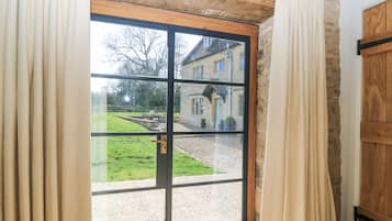 Cottage | Interior