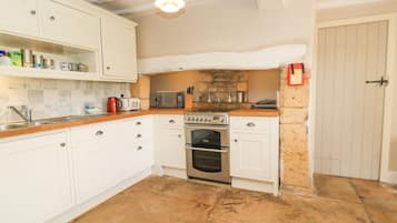 Cottage | Cucina privata | Frigorifero, lavastoviglie, pentole/stoviglie/utensili