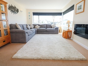 Cottage | Living area