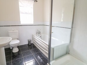 Cottage | Bathroom | Shower