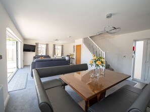 Cottage | Bahagian dalam