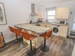 Cottage | Bếp riêng | Tủ lạnh, máy rửa bát, ấm điện, lò nướng bánh mì 