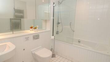 Cottage | Bathroom | Shower