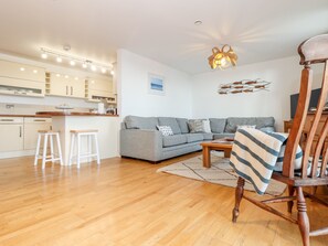 Cottage | Interior - Ocean Blue (Penzance)