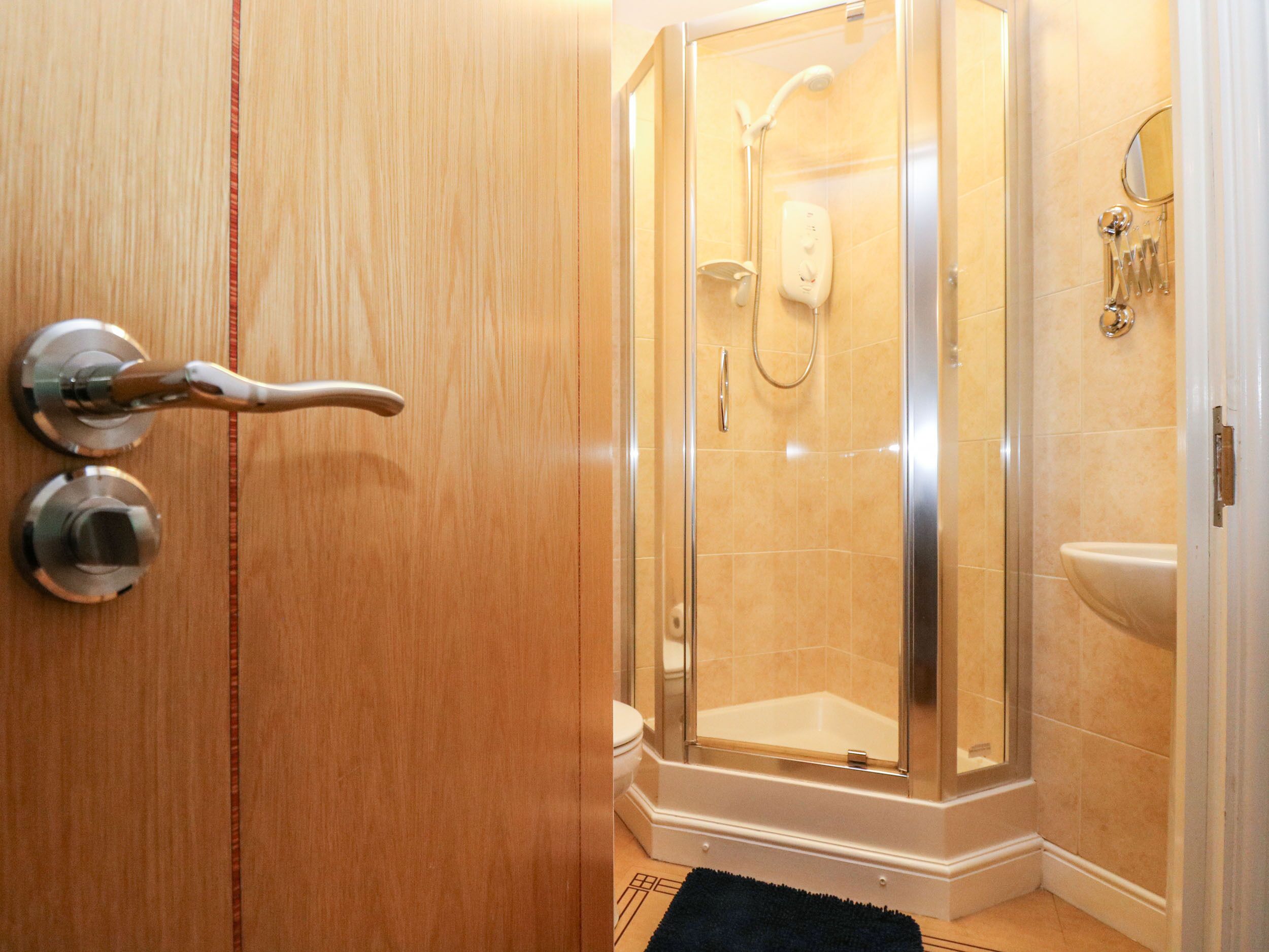 Cottage | Bathroom | Shower