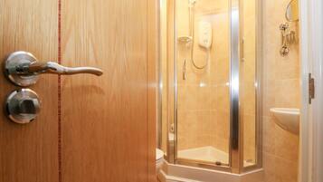 Cottage | Bathroom | Shower