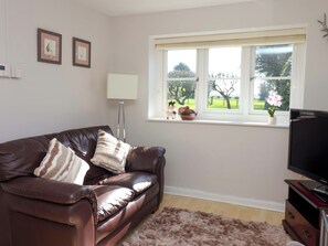 Living area - Cartwheel Cottage (York)