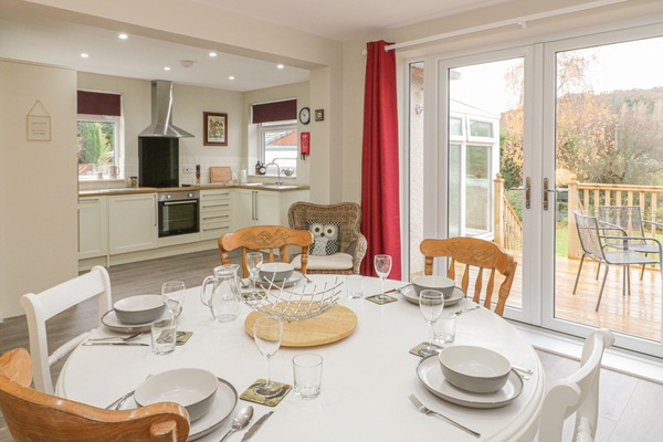 Cottage | Private kitchen | Fridge, microwave, dishwasher, electric kettle