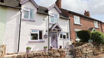 Cottage | Front of property