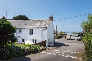 Exterior - Karrek (Tintagel)
