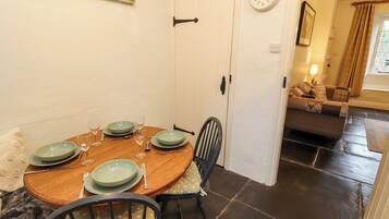 Cottage | Dining