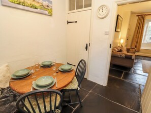Cottage | Dining