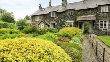 Cottage | Interior