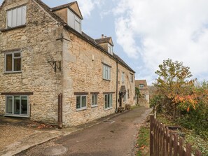 Exterior - Little End (Stroud)