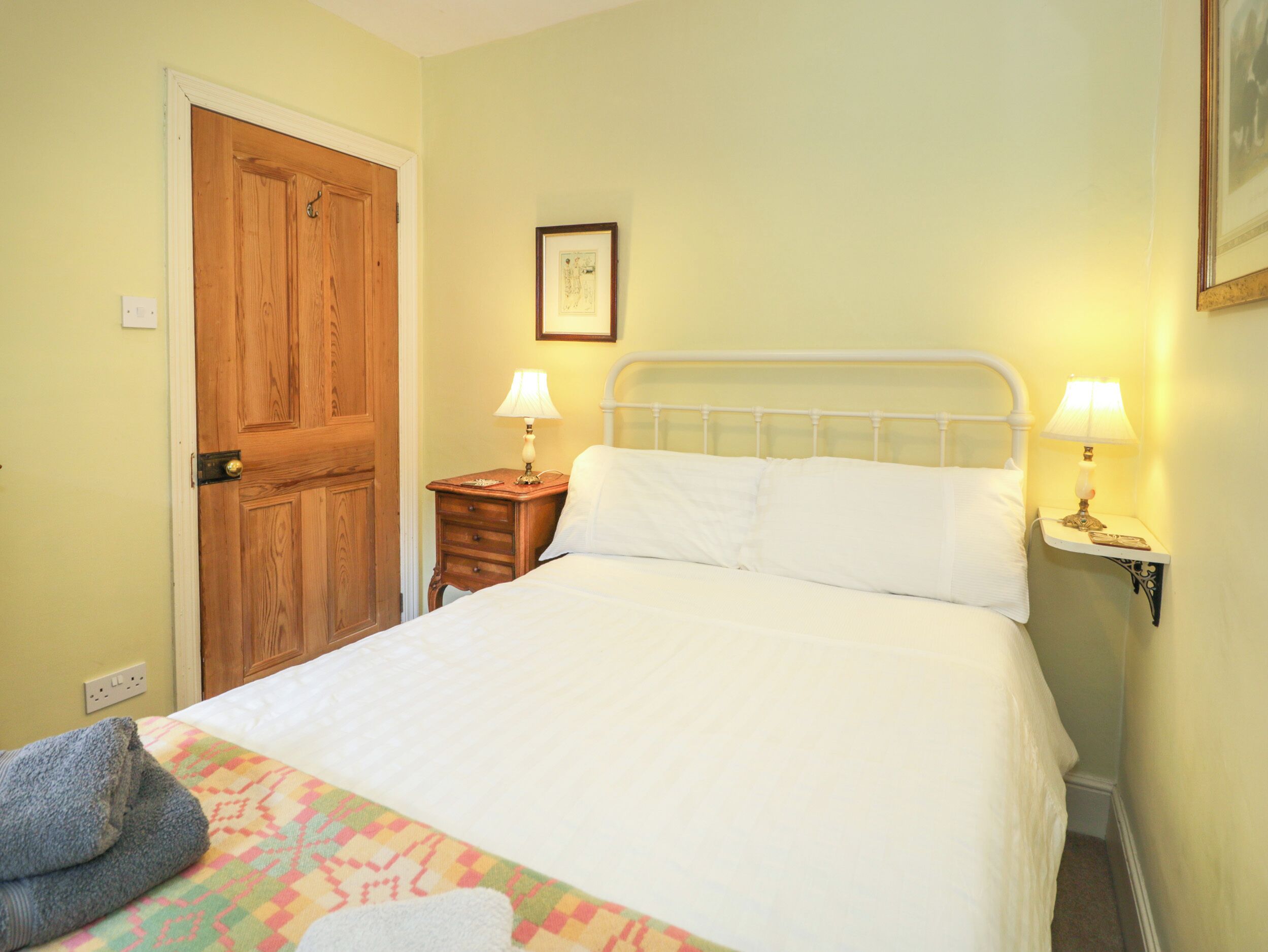 3 quartos, individualmente decorados, individualmente mobiliados