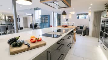 Fridge, dishwasher, electric kettle, toaster