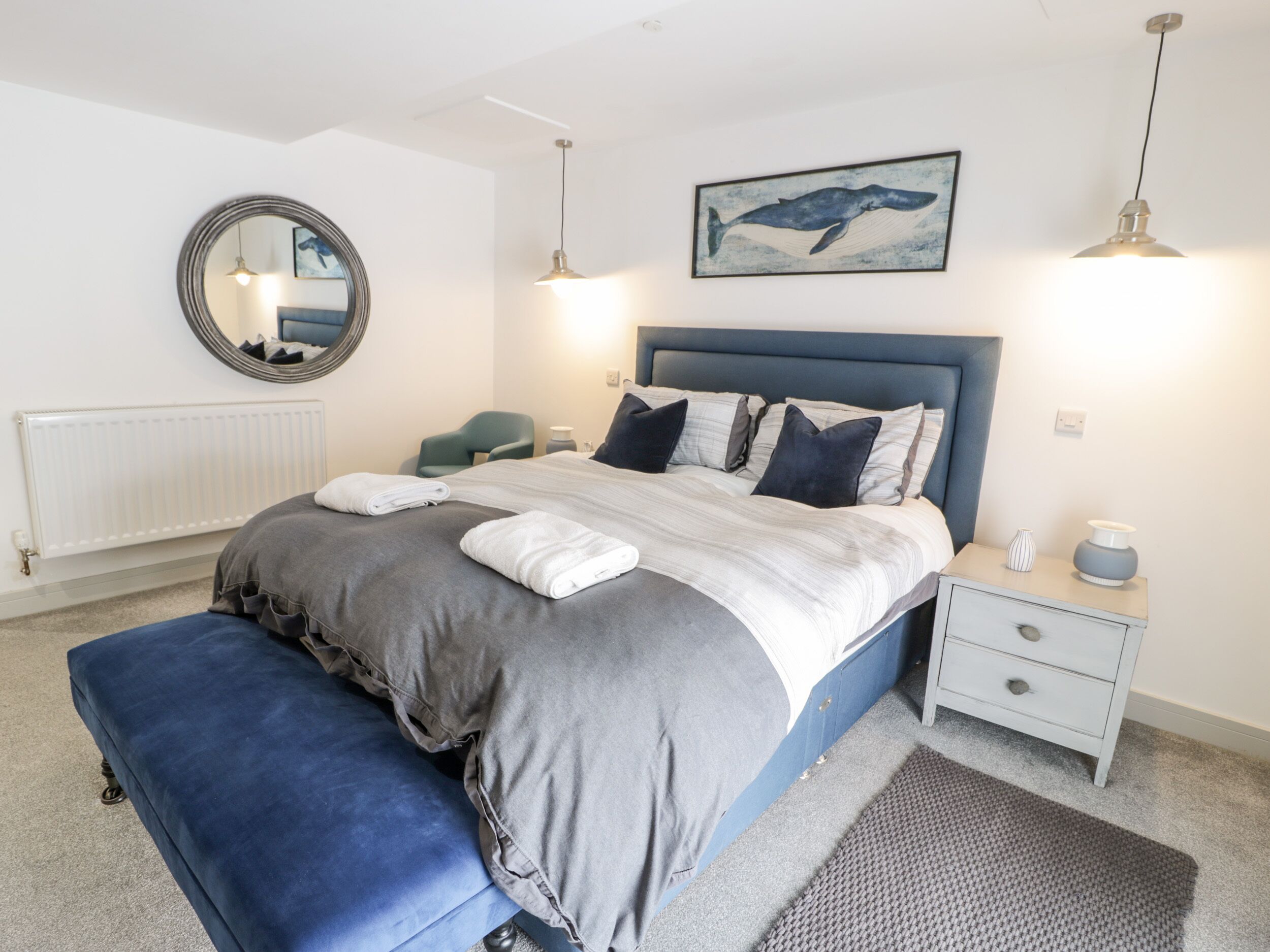 5 camere, con stile personalizzato, con arredamento individuale