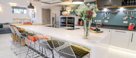 Fridge, dishwasher, electric kettle, toaster