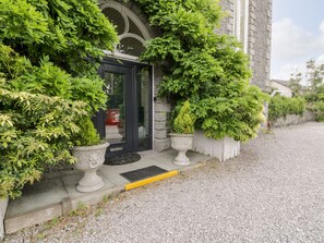 Exterior - Capel Mawr, Basement 19 (Caernarfon)