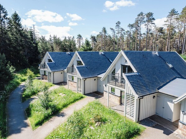 Cottage | Exterior - Golden Eagle Lodge (Kingussie)