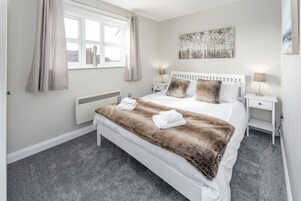 2 habitaciones, decoración personalizada y muebles diferentes