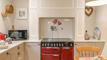 Cottage | Interior