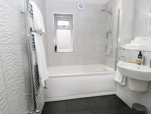 Cottage | Interior - The Office Gardens, Apartment 1 (Whitby)