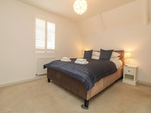 3 habitaciones, decoración personalizada y muebles diferentes 