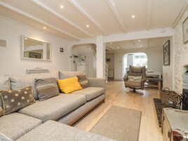 Cottage | Living area