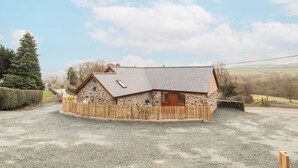 Cottage | Exterior - Cut Moch, Plas Moelfre Hall Barns (Oswestry)