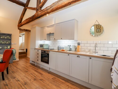 Cut Moch, Plas Moelfre Hall Barns