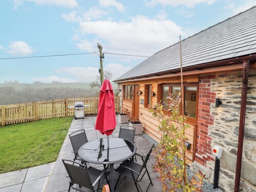 Cut Moch, Plas Moelfre Hall Barns