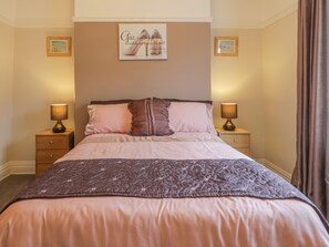 Cottage | 3 bedrooms, individually decorated, individually furnished, free WiFi - Cosy Coast Cottage (Bridlington)