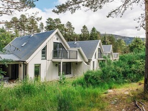 Cottage | Exterior - Osprey Apartment (Kingussie)