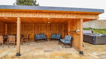 Cottage | Balcony