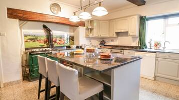 Cottage | Interior
