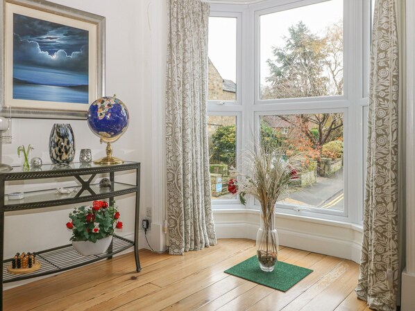 Cottage | Interior
