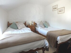 Cottage | Individually decorated, individually furnished, free WiFi