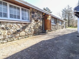 Cottage | Exterior detail