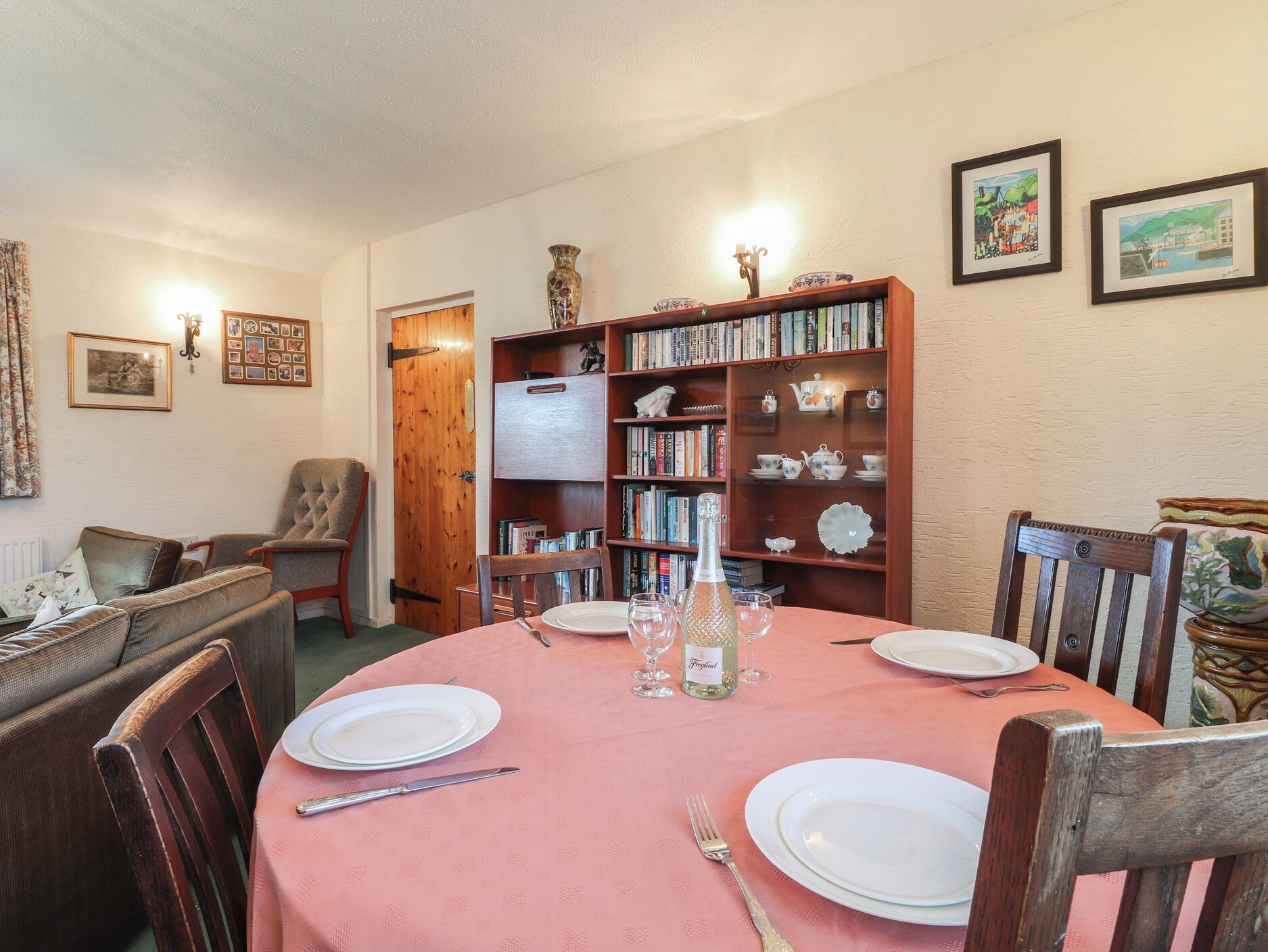 Cottage | Dining