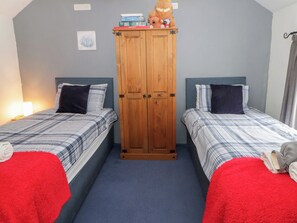 Cottage | 2 bedrooms, free WiFi, individually decorated, individually furnished