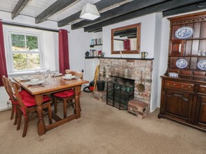 Cottage | Dining