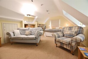 Cottage | 1 bedroom, individually decorated, individually furnished, free WiFi - Beach Retreat (Cardigan)