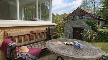 Cottage | Outdoor dining