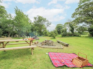 Cottage | Outdoor dining